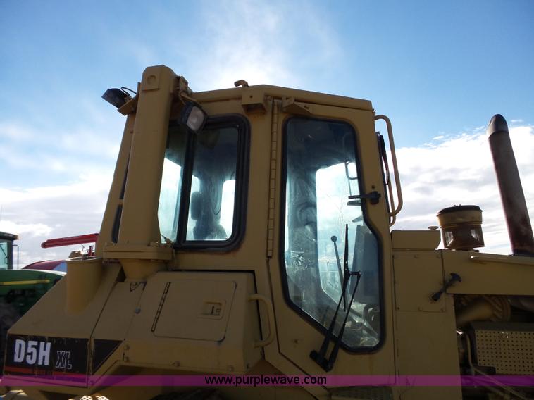 image for item G7103 1992 Caterpillar D5H XL Series II dozer