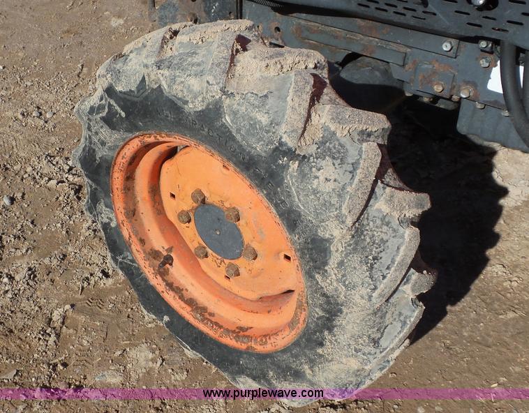 image for item G7105 Kubota L3410 MFWD tractor