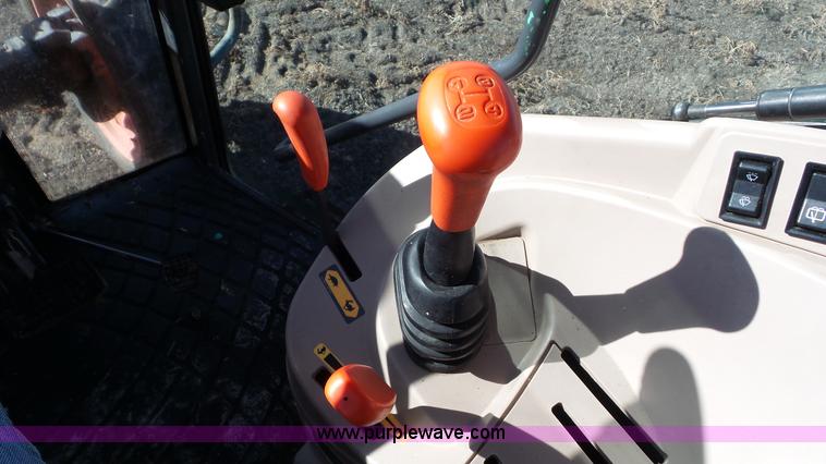 image for item G7106 2007 Kubota M6040 tractor