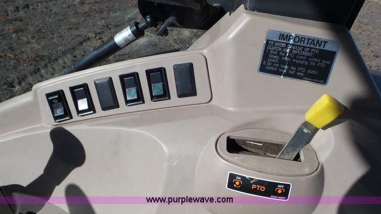 image for item G7106 2007 Kubota M6040 tractor