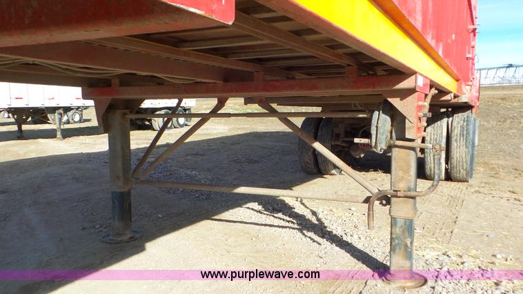 image for item G7107 2009 Parma live bottom trailer