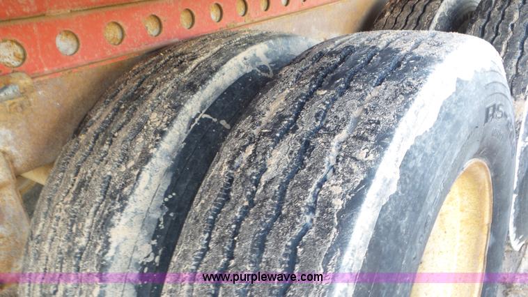 image for item G7107 2009 Parma live bottom trailer