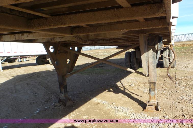 image for item G7110 2009 Artex CT4005 live bottom trailer