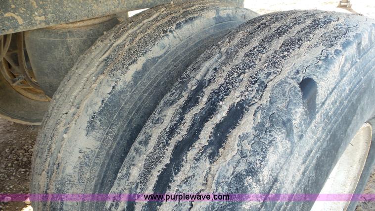 image for item G7110 2009 Artex CT4005 live bottom trailer