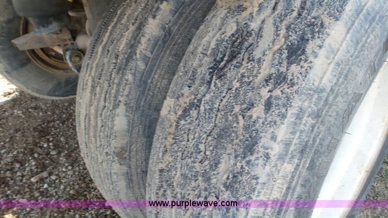 image for item G7110 2009 Artex CT4005 live bottom trailer