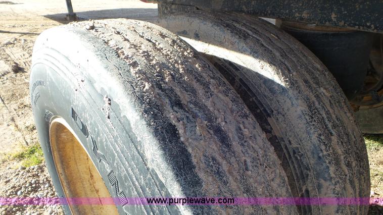 image for item G7110 2009 Artex CT4005 live bottom trailer