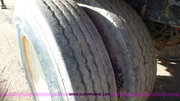 image for item G7111 2009 Artex CT4005 live bottom trailer