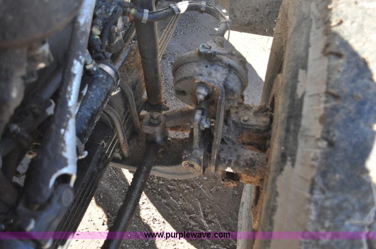 image for item G7116 2006 Kenworth T800 feed truck