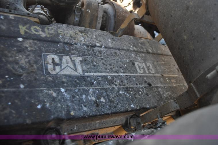 image for item G7116 2006 Kenworth T800 feed truck