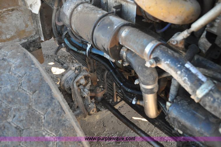 image for item G7116 2006 Kenworth T800 feed truck