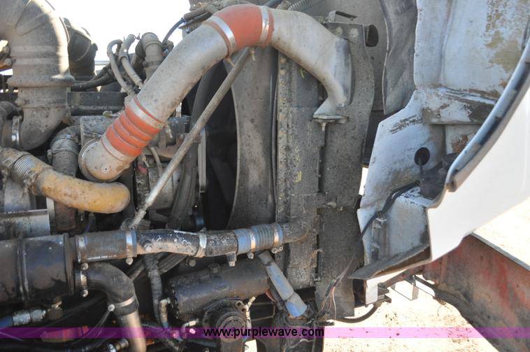 image for item G7116 2006 Kenworth T800 feed truck