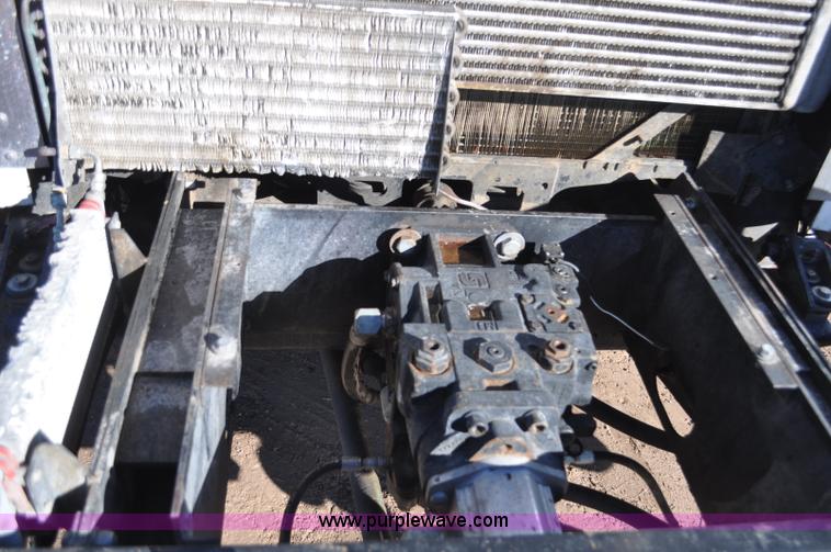 image for item G7116 2006 Kenworth T800 feed truck