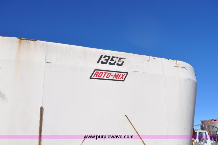 image for item G7116 2006 Kenworth T800 feed truck