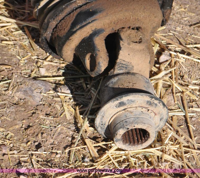 image for item G7117 2004 Loewen 1022 feed wagon