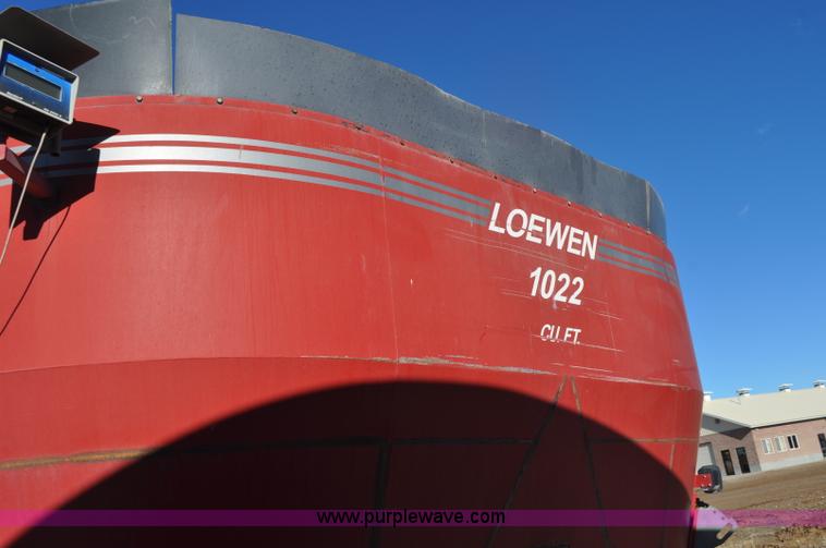 image for item G7118 2008 Loewen 1022 feed wagon