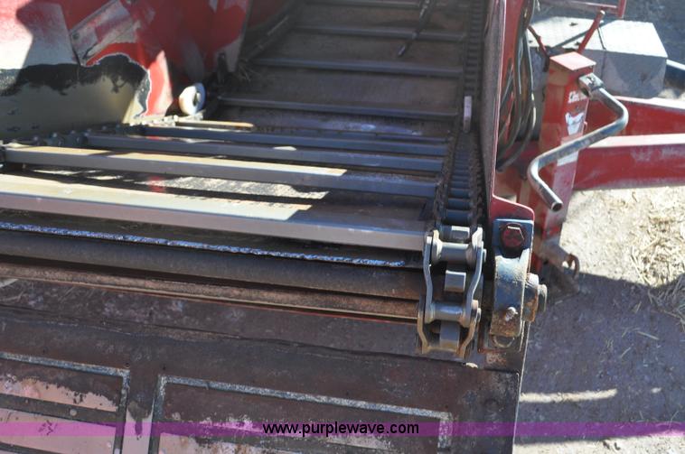 image for item G7118 2008 Loewen 1022 feed wagon