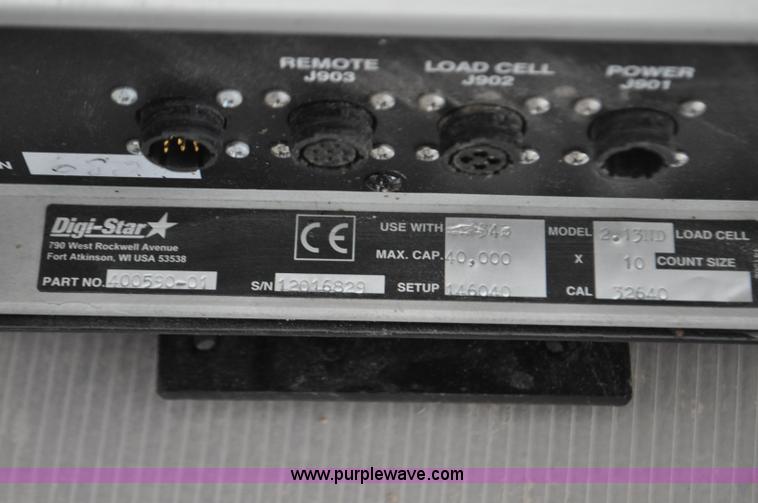 image for item G7118 2008 Loewen 1022 feed wagon