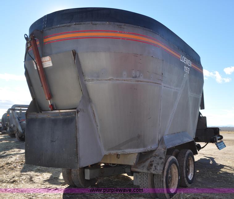 image for item G7119 2005 Loewen 1152 feed wagon