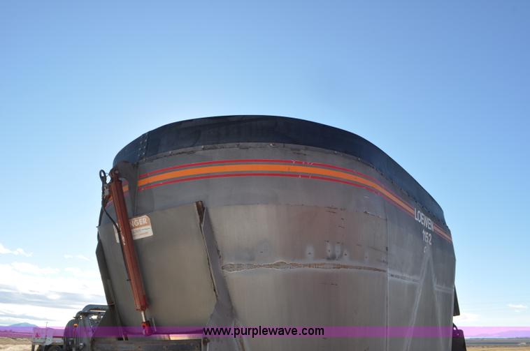 image for item G7119 2005 Loewen 1152 feed wagon