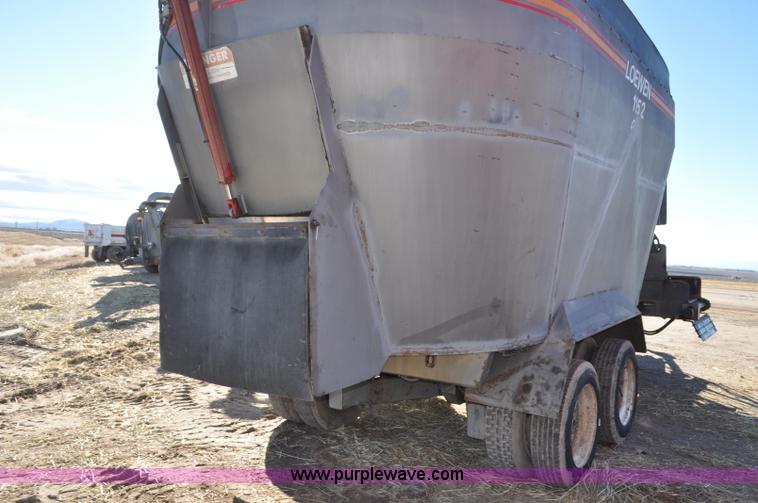 image for item G7119 2005 Loewen 1152 feed wagon