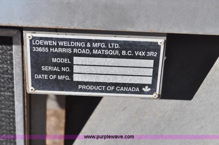 image for item G7119 2005 Loewen 1152 feed wagon