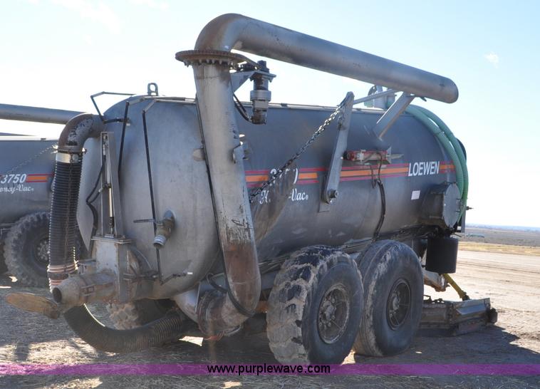 image for item G7120 2005 Loewen 3750 Honey-Vac honey wagon