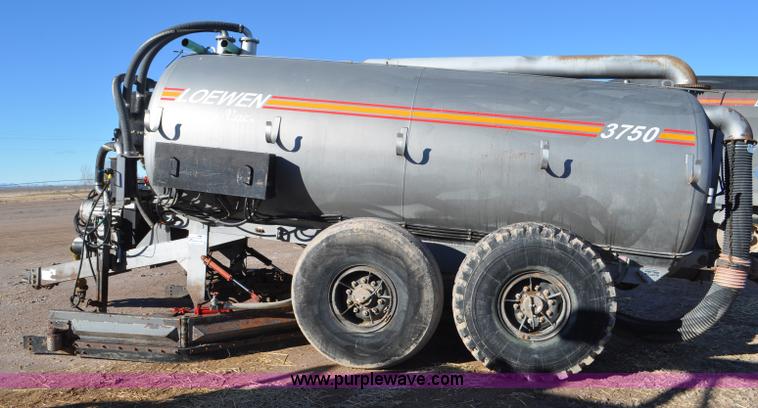 image for item G7120 2005 Loewen 3750 Honey-Vac honey wagon