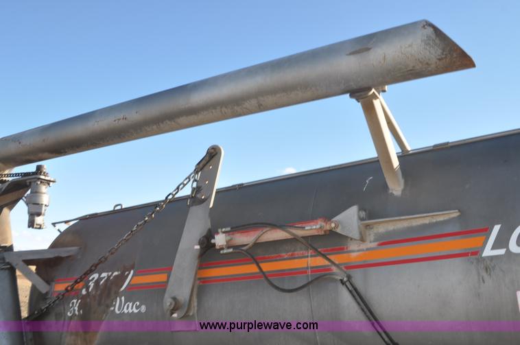 image for item G7120 2005 Loewen 3750 Honey-Vac honey wagon