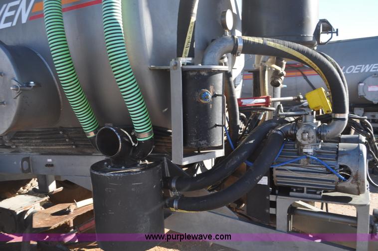 image for item G7120 2005 Loewen 3750 Honey-Vac honey wagon