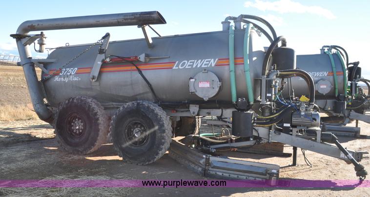 image for item G7121 2006 Loewen 3750 Honey-Vac honey wagon