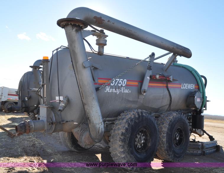 image for item G7121 2006 Loewen 3750 Honey-Vac honey wagon