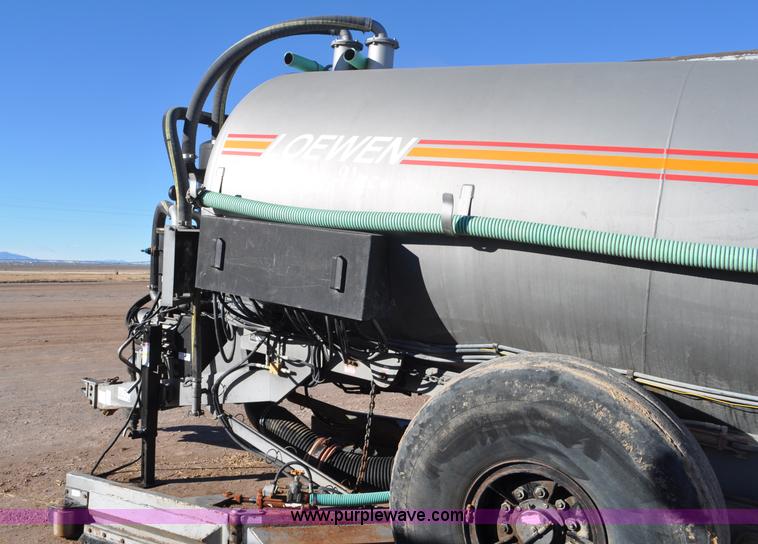 image for item G7121 2006 Loewen 3750 Honey-Vac honey wagon