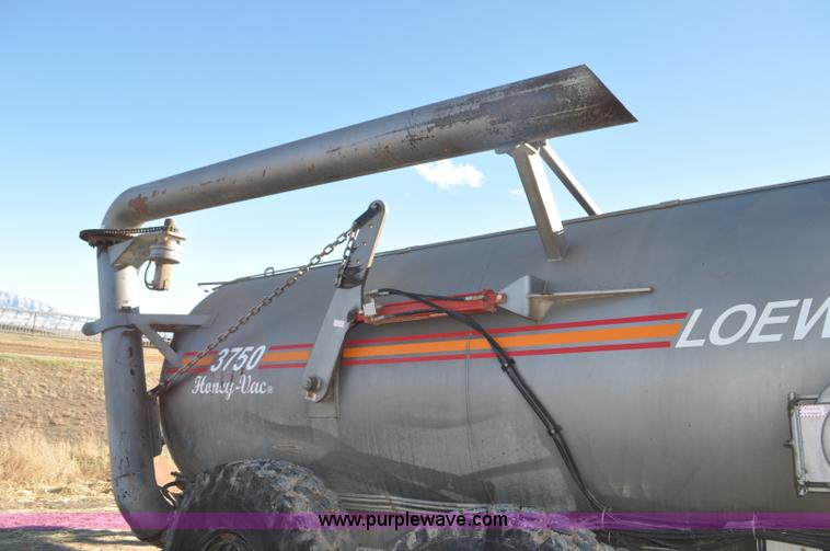 image for item G7121 2006 Loewen 3750 Honey-Vac honey wagon