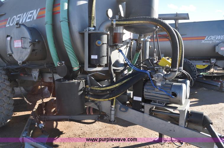 image for item G7121 2006 Loewen 3750 Honey-Vac honey wagon