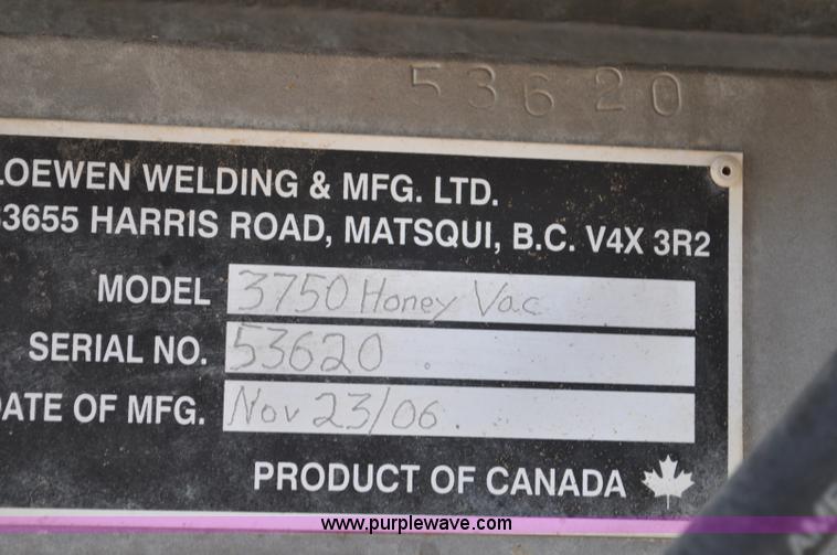 image for item G7121 2006 Loewen 3750 Honey-Vac honey wagon