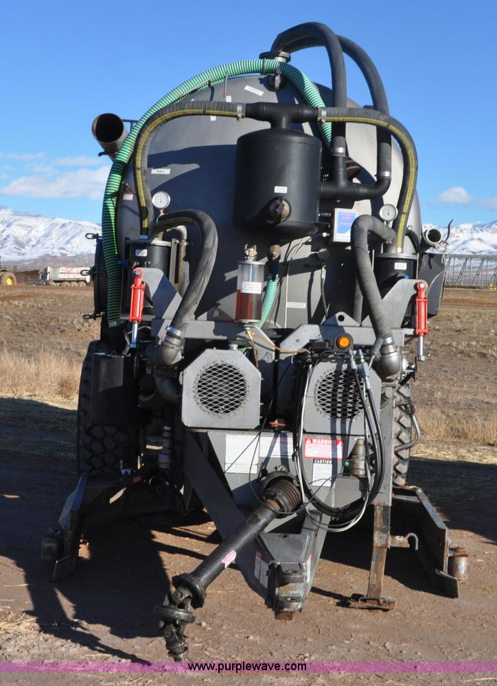 2011 Loewen 5000 HoneyVac honey wagon in Delta, UT Item G7122 sold