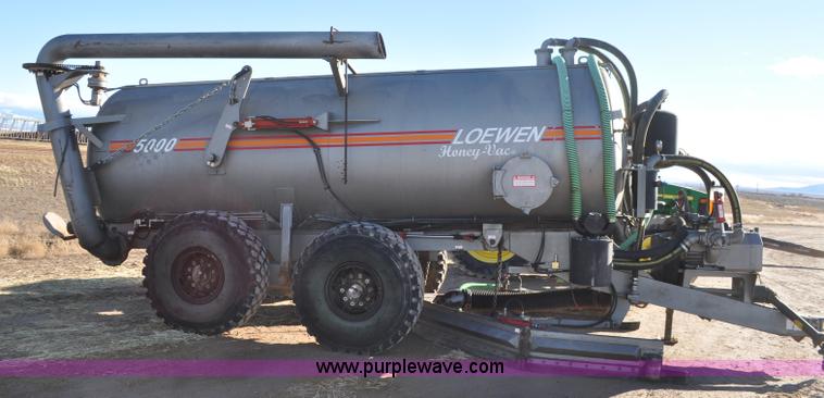 image for item G7122 2011 Loewen 5000 Honey-Vac honey wagon