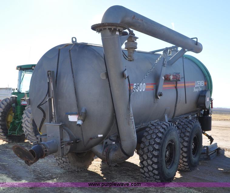 image for item G7122 2011 Loewen 5000 Honey-Vac honey wagon