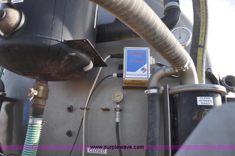 image for item G7122 2011 Loewen 5000 Honey-Vac honey wagon