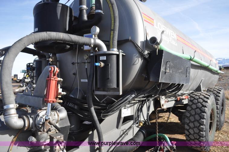 image for item G7122 2011 Loewen 5000 Honey-Vac honey wagon