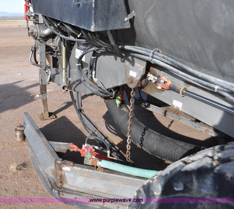 image for item G7122 2011 Loewen 5000 Honey-Vac honey wagon