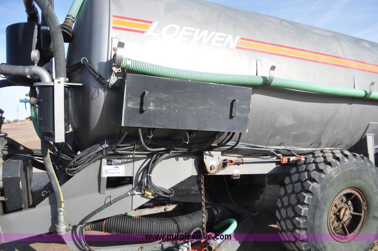 image for item G7122 2011 Loewen 5000 Honey-Vac honey wagon