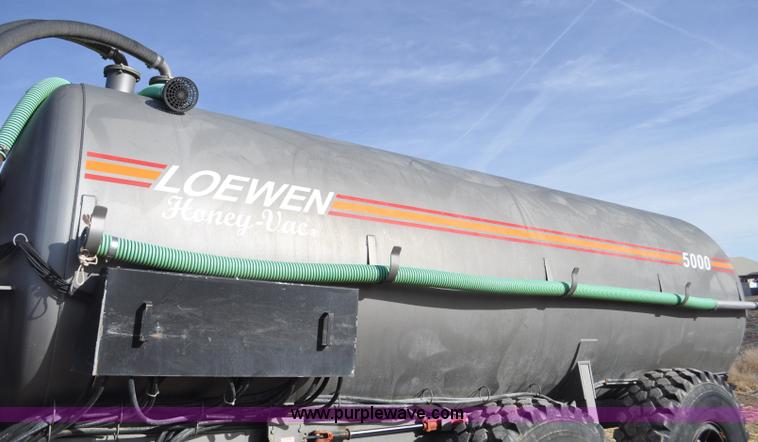 image for item G7122 2011 Loewen 5000 Honey-Vac honey wagon