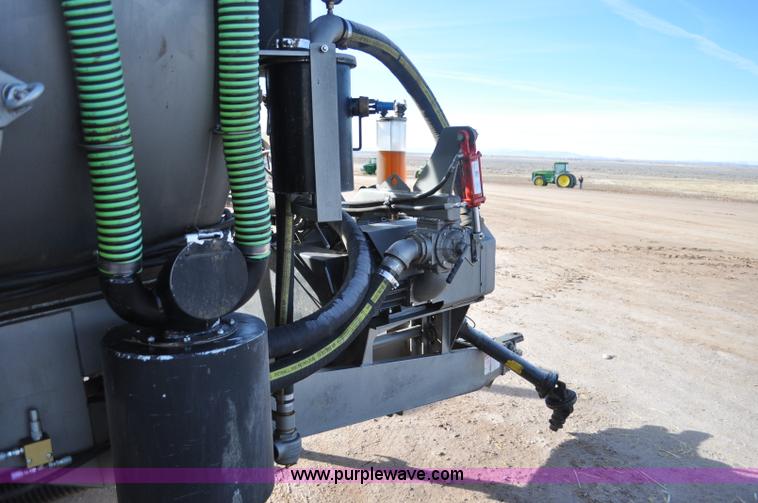 image for item G7122 2011 Loewen 5000 Honey-Vac honey wagon