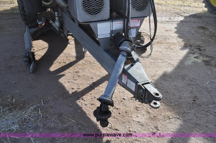 image for item G7122 2011 Loewen 5000 Honey-Vac honey wagon