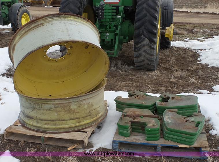 image for item G7123 1999 John Deere 8400 MFWD tractor