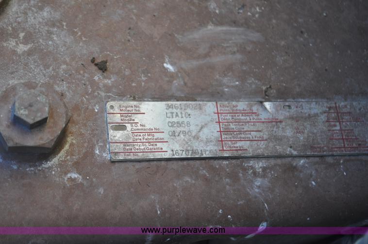 image for item G7126 1990 International 8100 semi truck