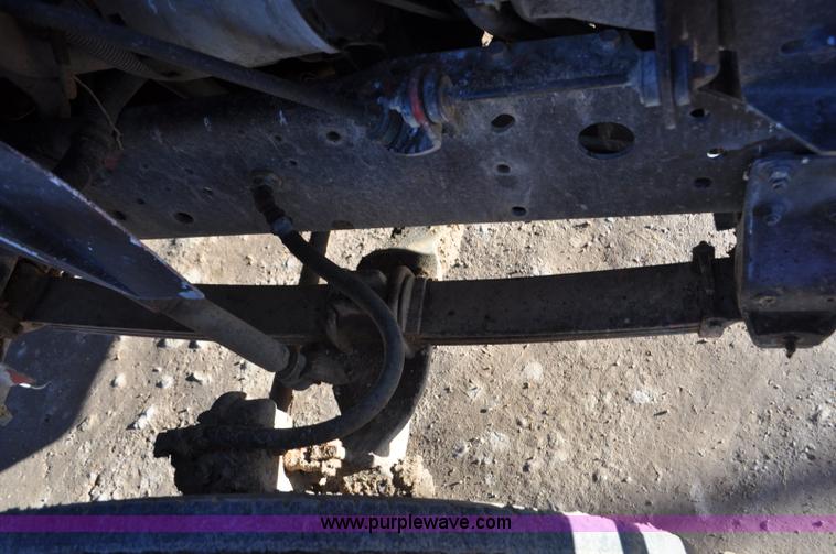 image for item G7127 1991 International 8100 semi truck