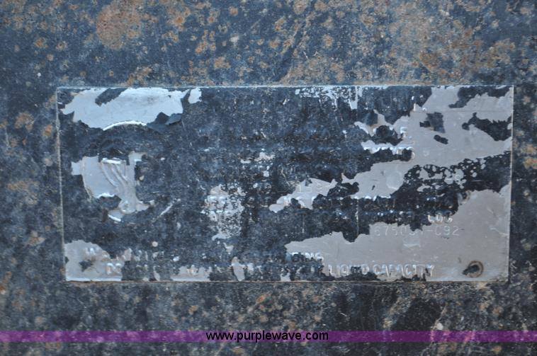 image for item G7127 1991 International 8100 semi truck