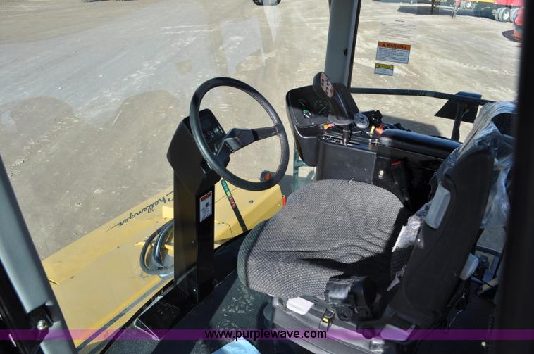 image for item G7128 2008 Challenger SP185C self-propelled swather